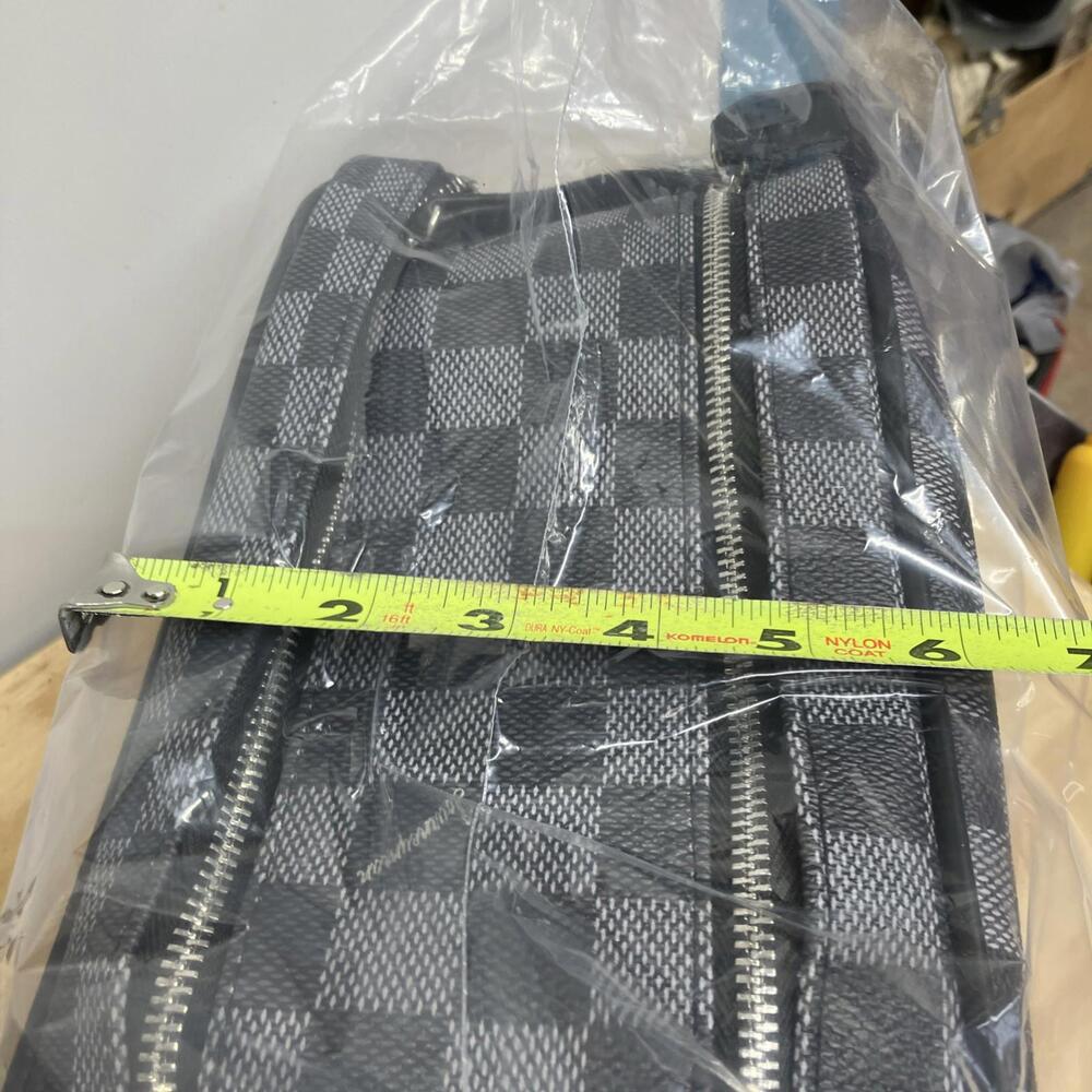 Journeyman Signature Checkered Gray Canvas Luggage Travel Makeup & Bathroom Bag - Picture 6 of 16